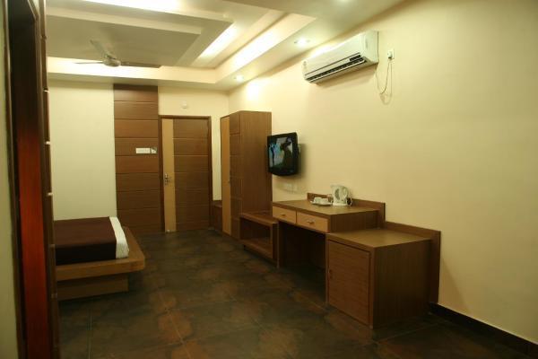 Hotel Trimoorti Kalkuta Zewnętrze zdjęcie